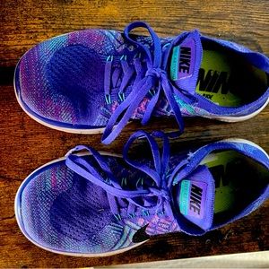 Woman’s Nike Barefoot Ride Free 4.0 FLYKNIT running athletic shoe